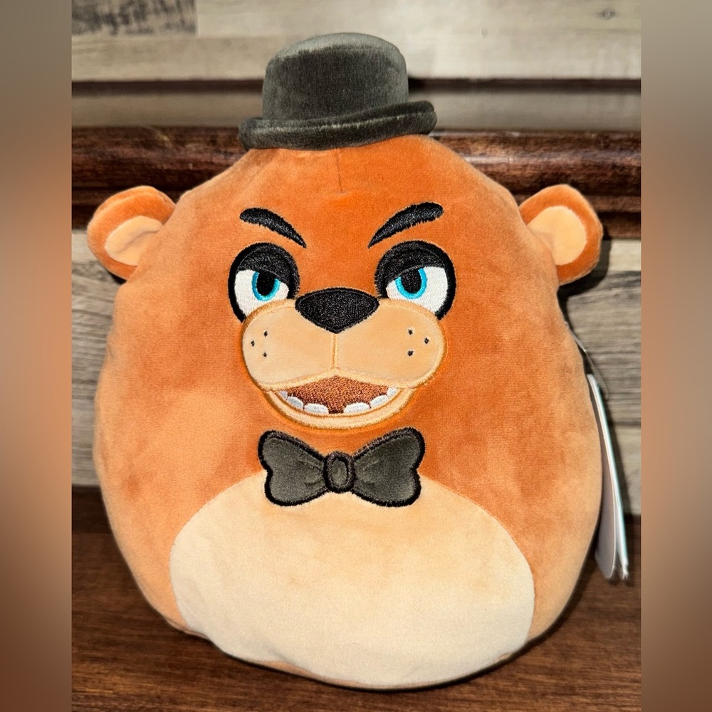 Super Cute 🥰 Squishmallows Five Nights At Freddy’s 9.5” Classic Freddy Fazbear